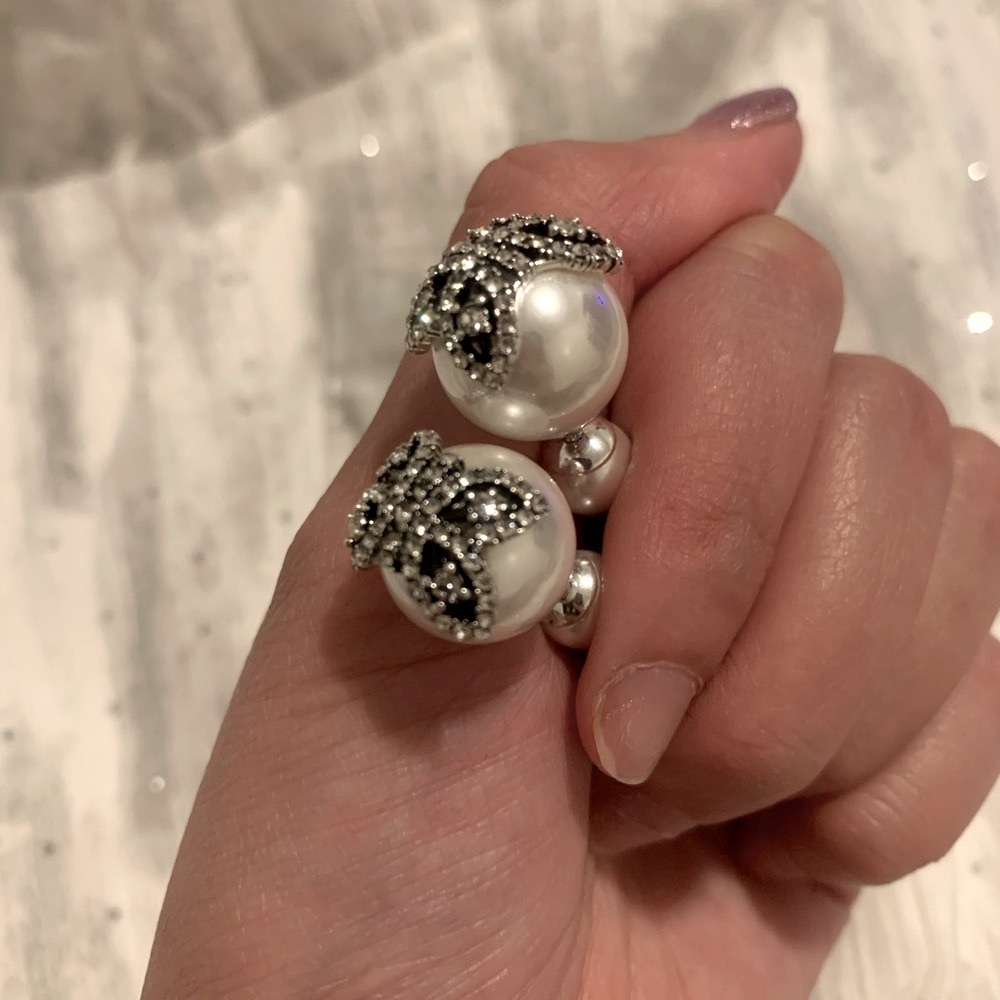 Dior Elegant Silver and Pearl earrings